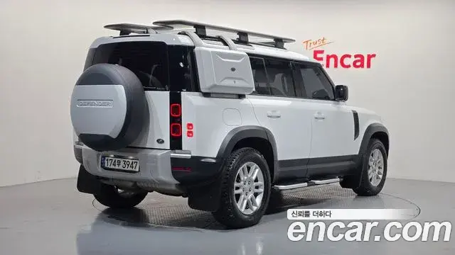 Land Rover Defender 2020 — Photo 2/20