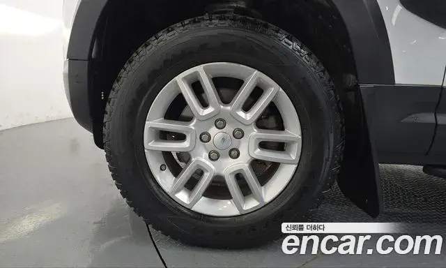 Land Rover Defender 2020 — Photo 5/20