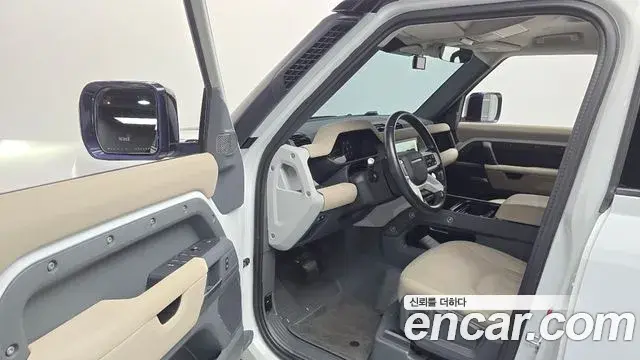 Land Rover Defender 2020 — Photo 10/20