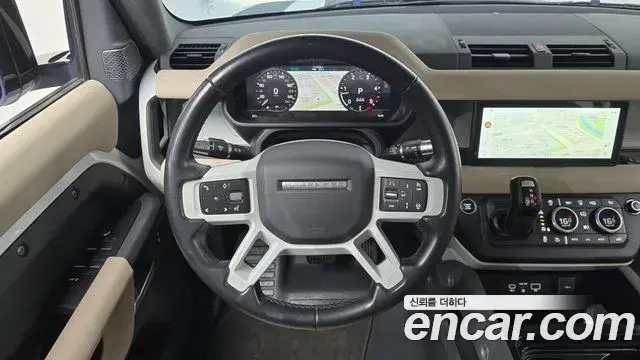 Land Rover Defender 2020 — Photo 12/20
