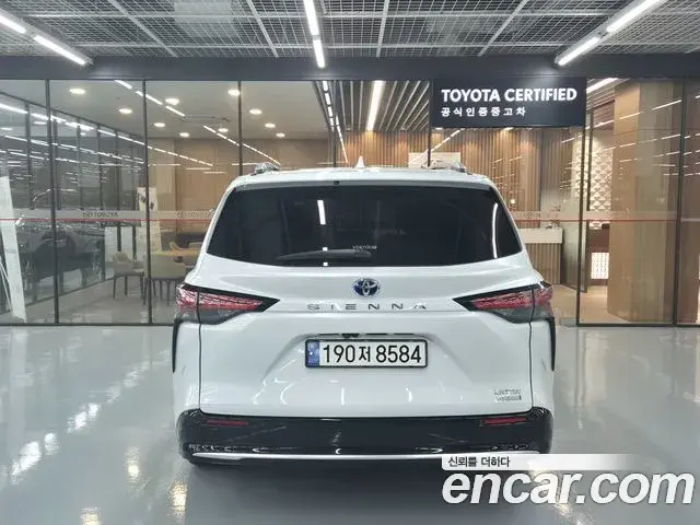 Toyota Sienna 2022 — Photo 3/20