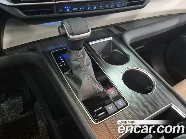 Toyota Sienna 2022 — Photo 8/20