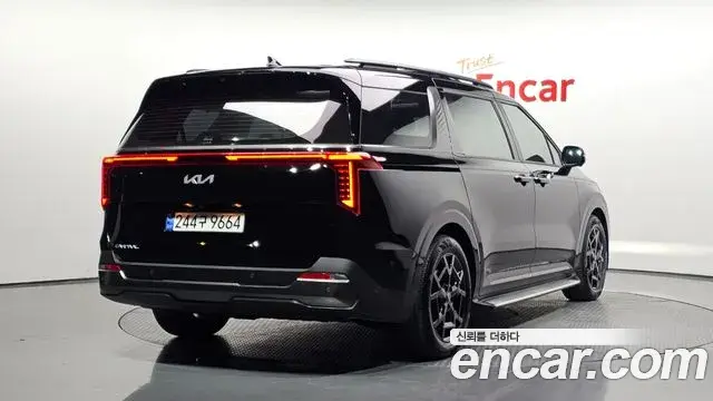 Kia Carnival 2025 — Photo 2/20