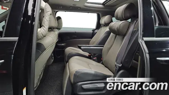 Kia Carnival 2025 — Photo 11/20
