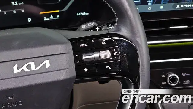 Kia Carnival 2025 — Photo 18/20