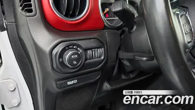 Jeep Gladiator 2023 — Photo 18/20