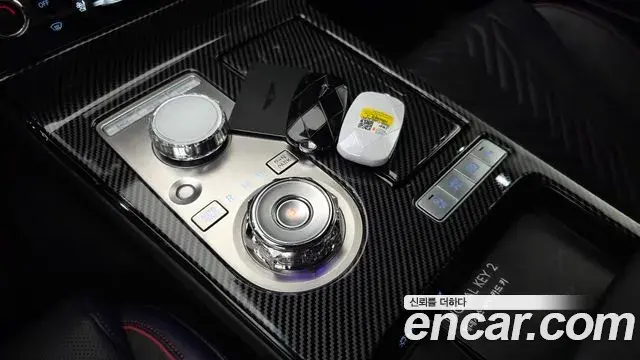 Genesis Electrified G80 2024 — Photo 9/20