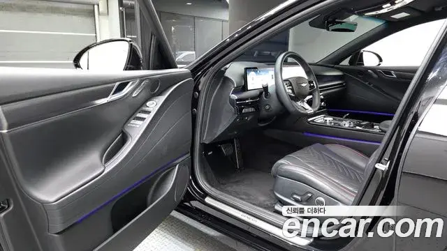 Genesis Electrified G80 2024 — Photo 10/20