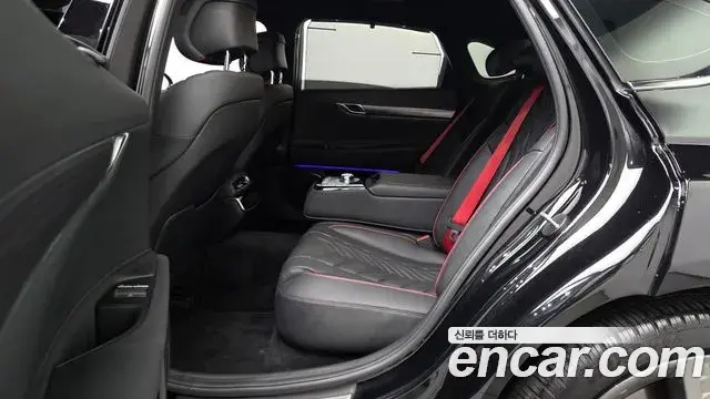 Genesis Electrified G80 2024 — Photo 12/20