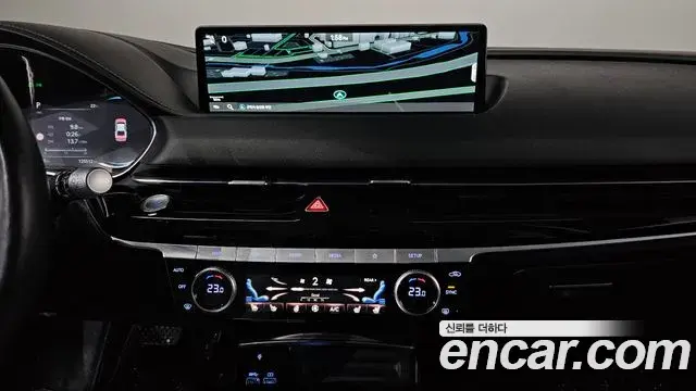 Genesis Electrified G80 2022 — Photo 14/20