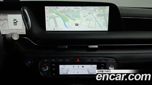 Genesis G90 2022 — Photo 13/20