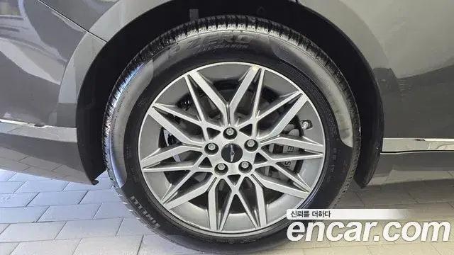 Genesis Electrified G80 2025 — Photo 5/20