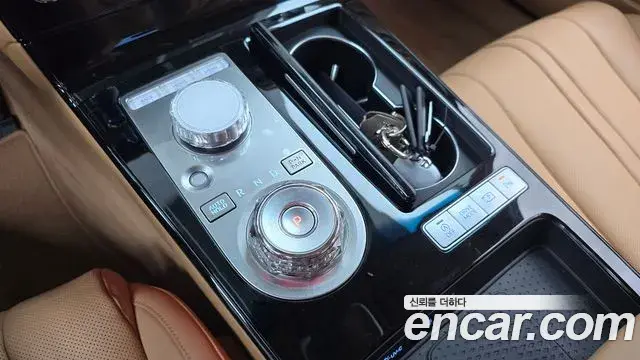 Genesis Electrified G80 2025 — Photo 9/20