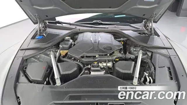 Genesis Electrified G80 2022 — Photo 6/20