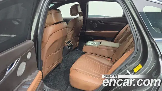 Genesis Electrified G80 2022 — Photo 11/20