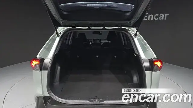 Toyota RAV4 2019 — Photo 20/20