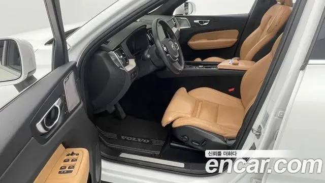 Volvo XC60 2020 — Photo 13/20