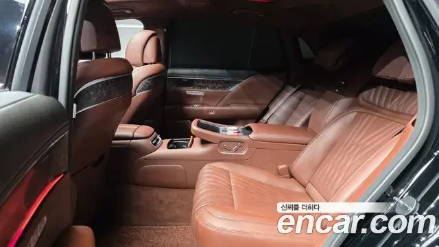 Genesis G90 2024 — Photo 12/20