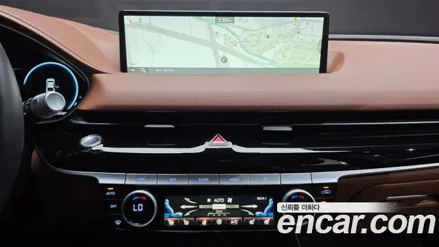Genesis Electrified G80 2022 — Photo 13/20