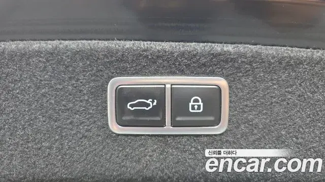 Genesis Electrified G80 2022 — Photo 16/20