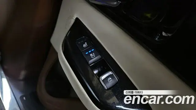 Kia Carnival 2022 — Фото 17/20