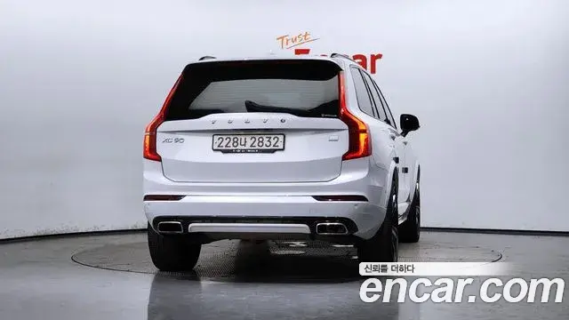 Volvo XC90 2021 — Фото 4/20