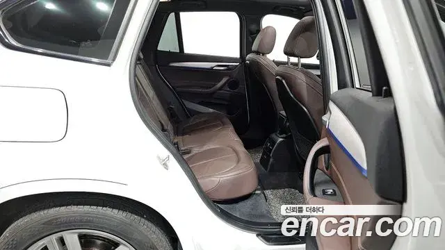 BMW X1 2021 — ფოტო 14/20