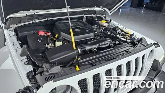 Jeep Wrangler 2023 — Şəkil 13/20
