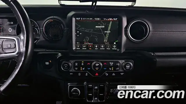 Jeep Wrangler 2023 — Şəkil 10/20