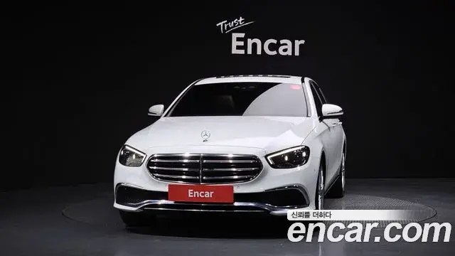 Mercedes-Benz E-Class 2021 — ფოტო 19/20