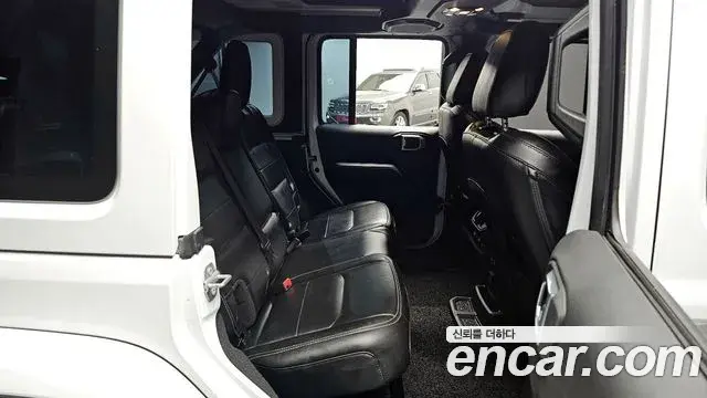 Jeep Wrangler 2022 — Şəkil 2/20
