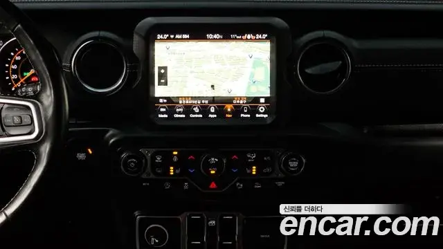 Jeep Wrangler 2022 — Şəkil 17/20