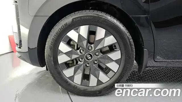 Hyundai Staria 2021 — Photo 9/20