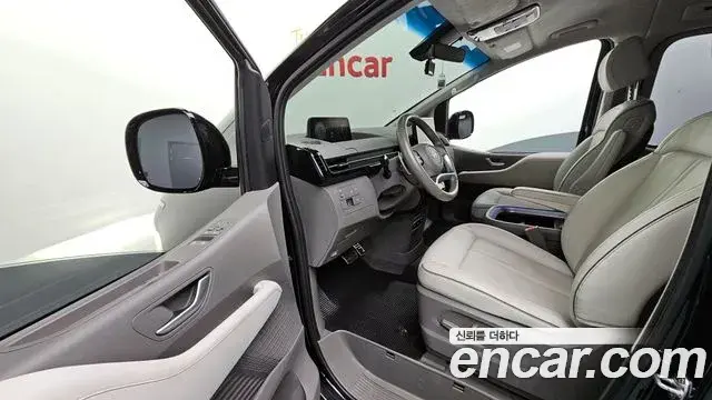 Hyundai Staria 2021 — Photo 5/20