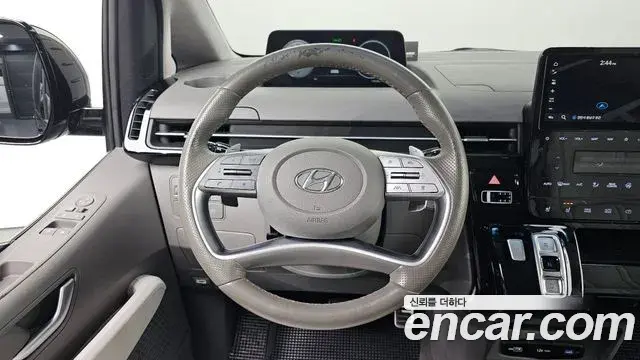 Hyundai Staria 2021 — Photo 6/20