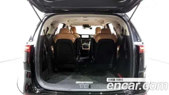 Kia Carnival 2023 — Photo 11/20