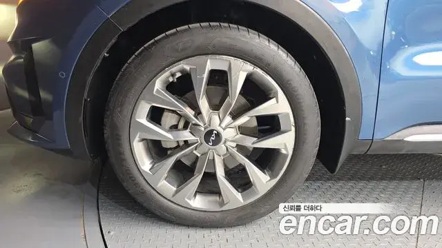 Kia Sorento 2021 — ფოტო 13/20