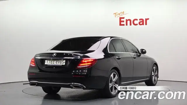 Mercedes-Benz E-Class 2019 — Photo 5/20