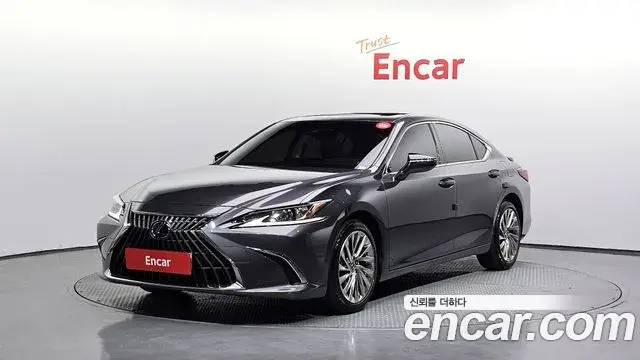 Lexus ES300h 2023 — Photo 20/20