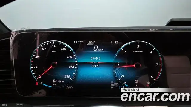 Mercedes-Benz GLE-Class 2021 — Photo 14/20