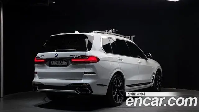 BMW X7 2022 — ფოტო 7/20
