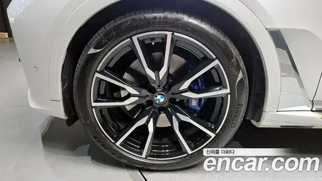 BMW X7 2022 — ფოტო 12/20