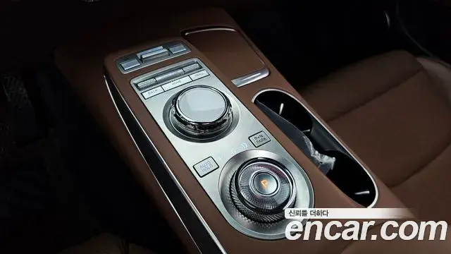 Genesis GV70 2021 — ფოტო 11/20