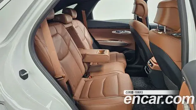 Genesis GV70 2021 — ფოტო 17/20