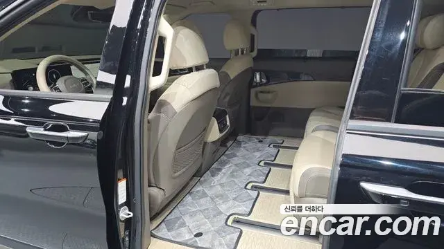 Kia Carnival 2023 — Фото 11/20