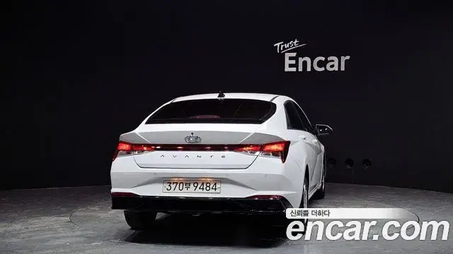 Hyundai The New Avante Hybrid 2022 — Photo 6/30