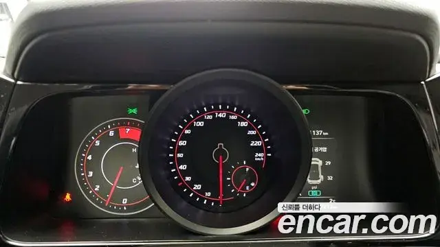 Hyundai The New Avante Hybrid 2022 — Photo 12/30
