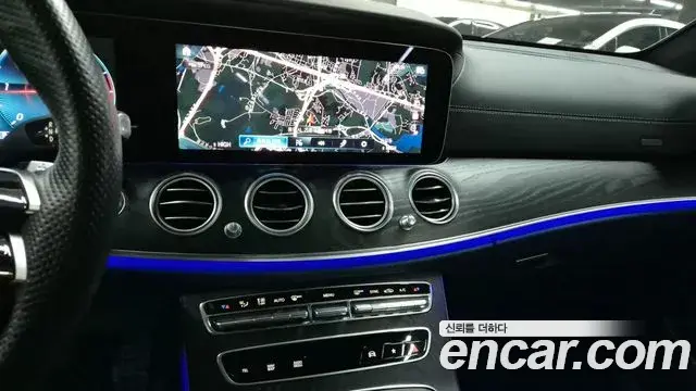 Mercedes-Benz E-Class 2022 — Şəkil 16/20