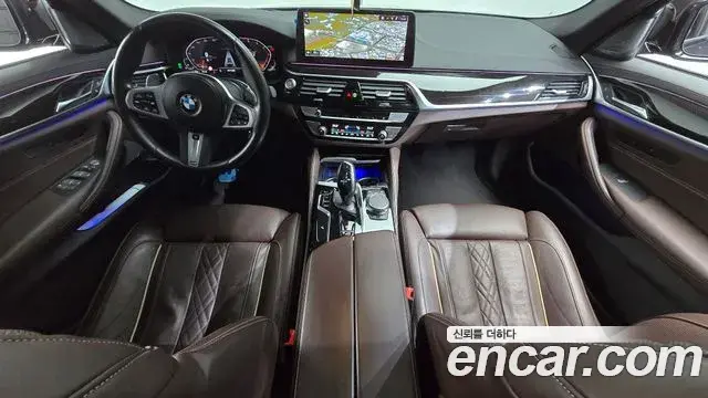 BMW 5 Series 2022 — Photo 11/20
