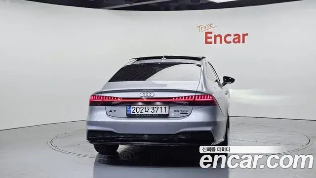 Audi A7 2022 — ფოტო 13/20